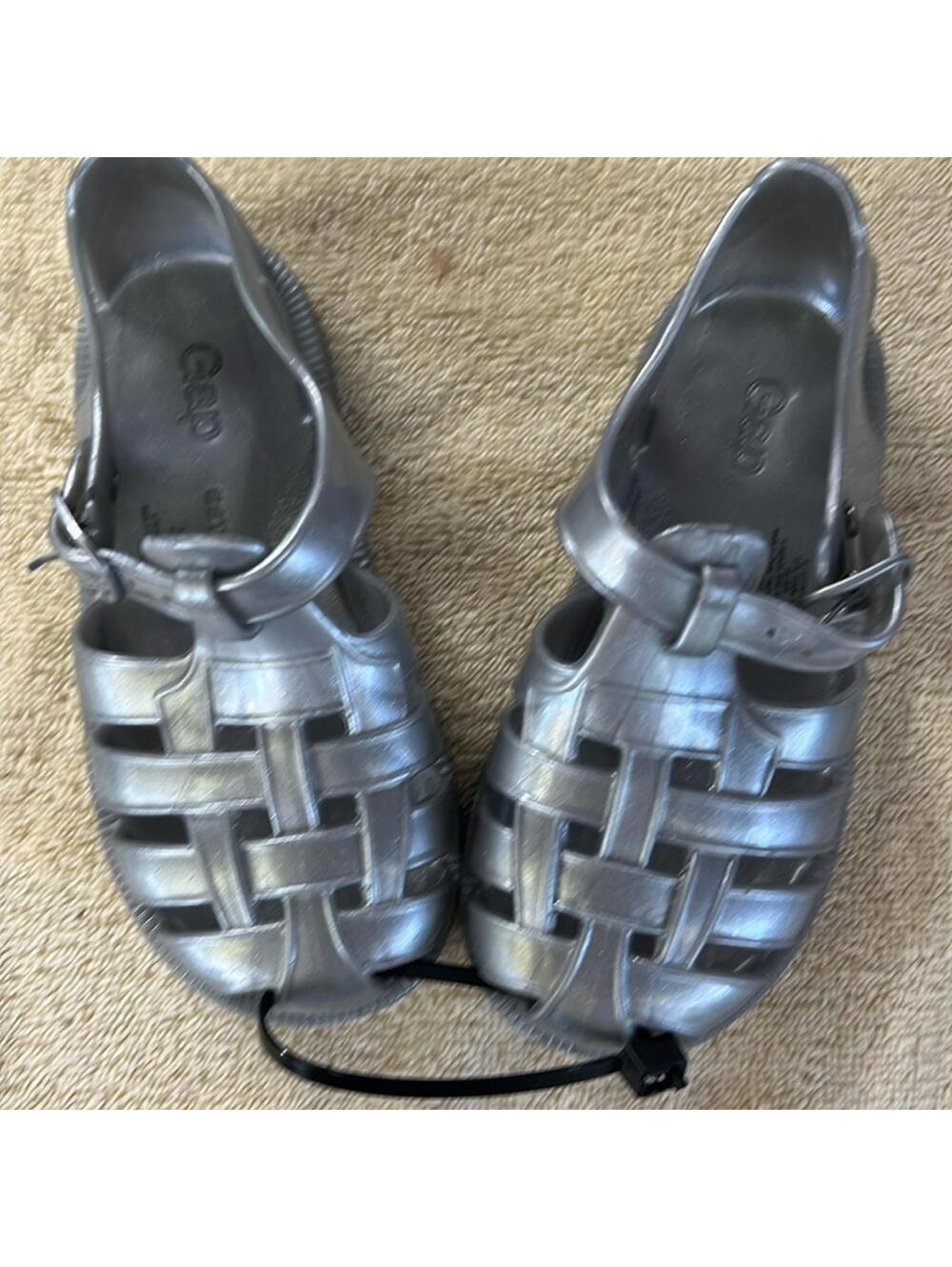Girls sparkly, silver gap shoes with buckle closure